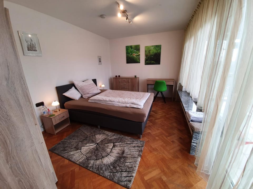 Bed, Photo of the whole room