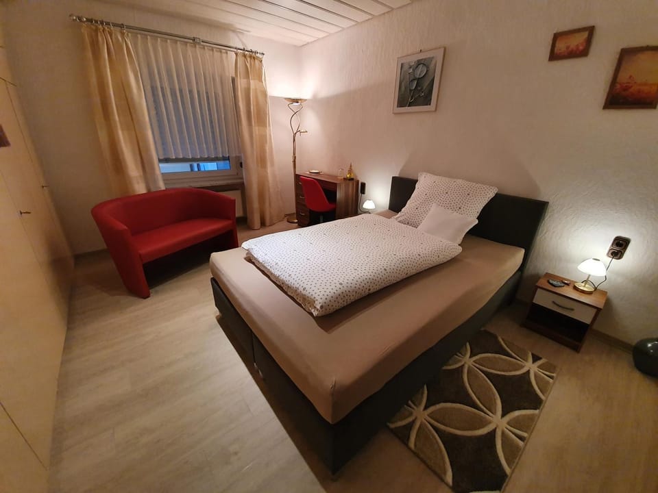 Bed, Photo of the whole room