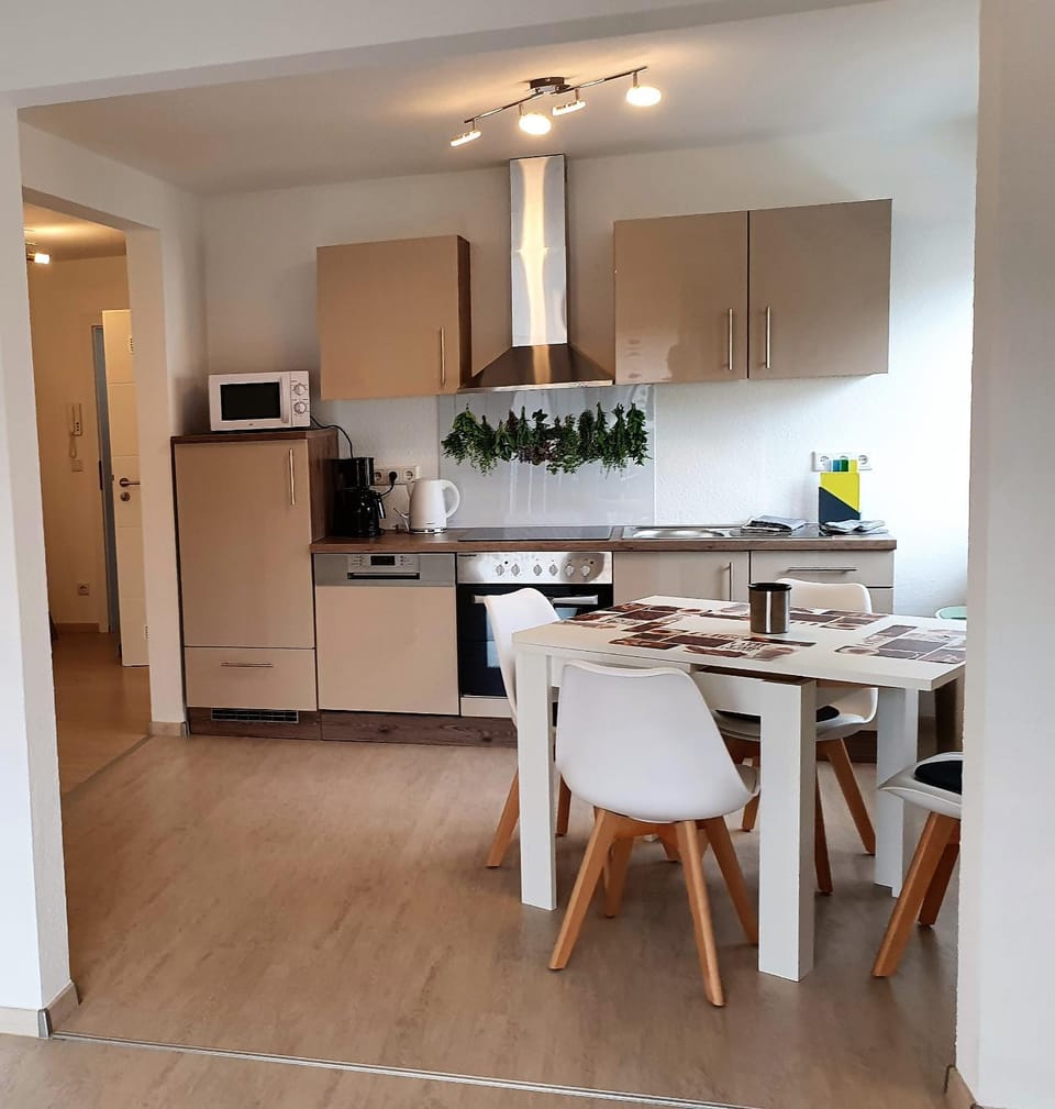 Kitchen or kitchenette, Photo of the whole room, Dining area
