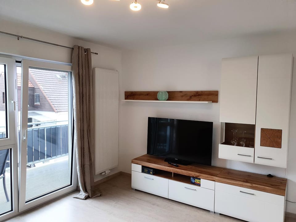 TV and multimedia, Photo of the whole room