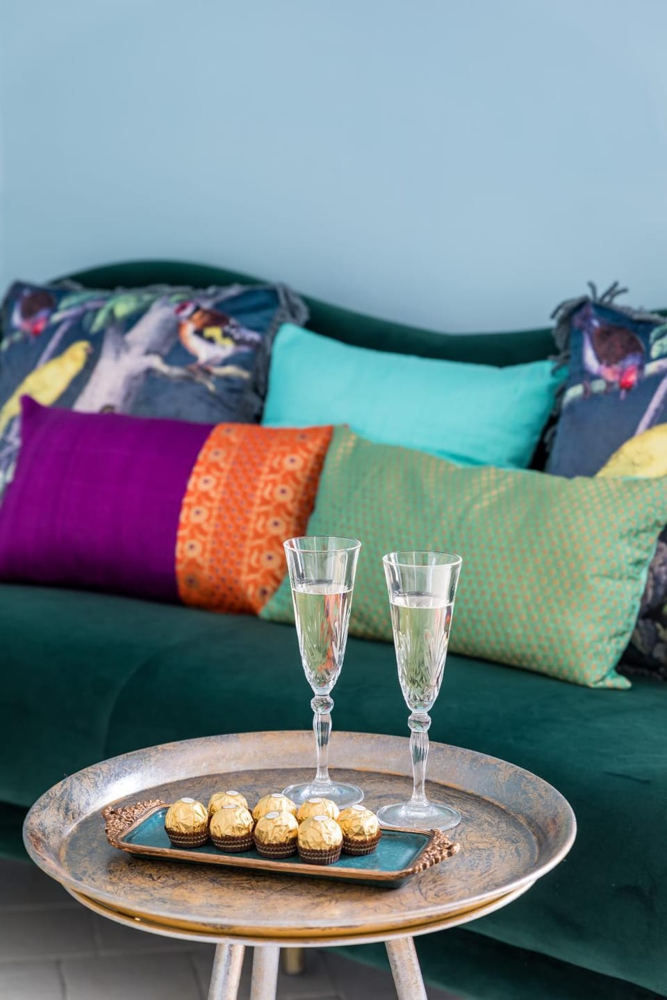 Living room, Decorative detail, Seating area