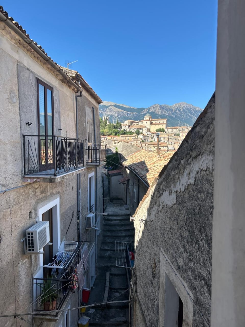 Palazzo giallo, appartamento nel centro storico nel cuore del Pollino Bed and Breakfast in Calabria