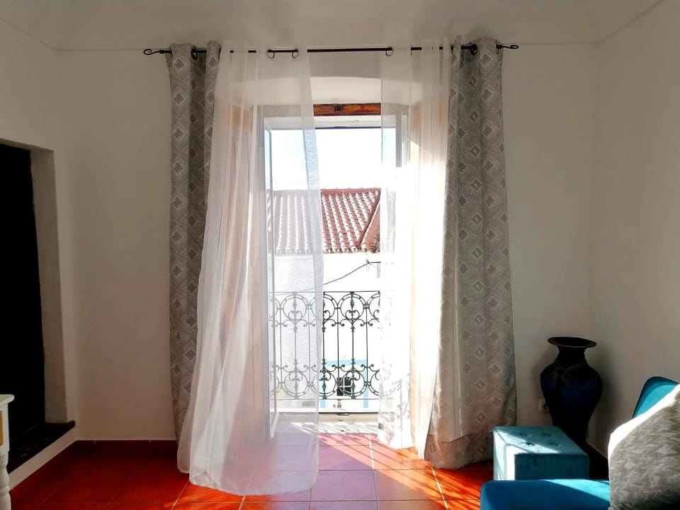 Living room, Decorative detail, Street view, Quiet street view