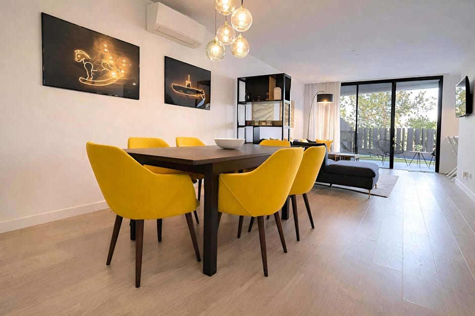 TV and multimedia, Living room, Photo of the whole room, Seating area, Dining area, heating, internet, air conditioner