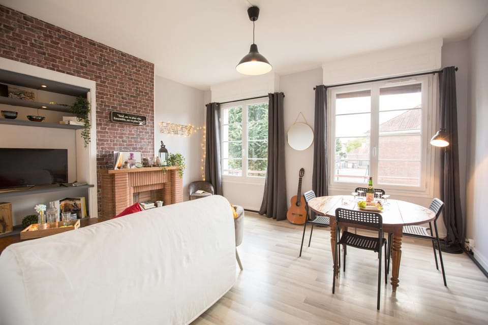 TV and multimedia, Living room, Dining area