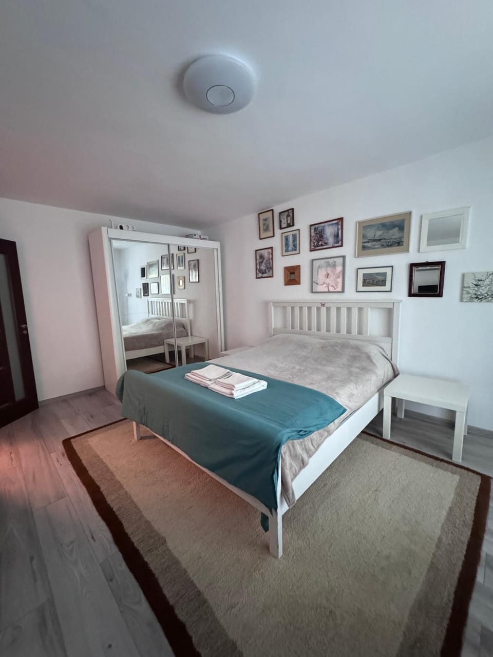 Living room, Photo of the whole room, Bedroom