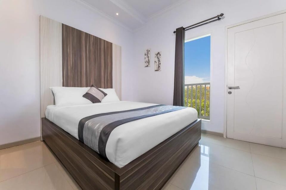 Bed, View (from property/room), Photo of the whole room