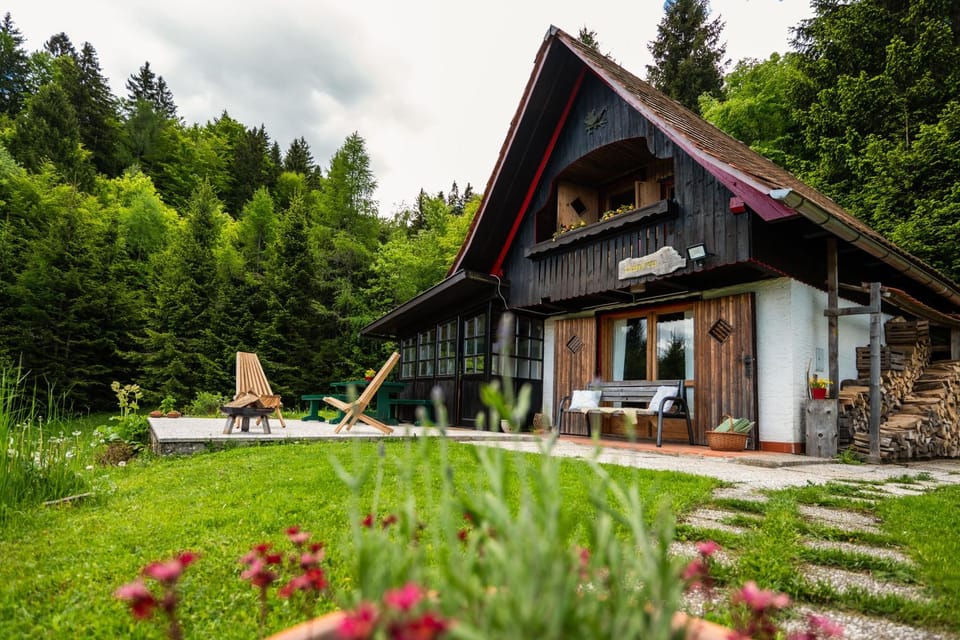 Property building, Day, Natural landscape, Garden, Garden view