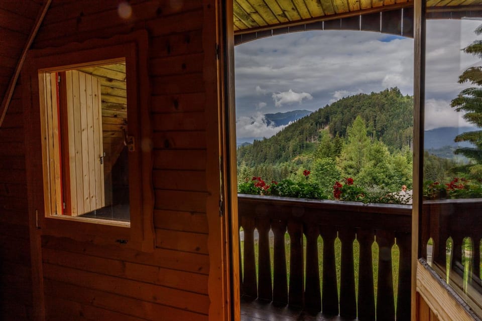 View (from property/room), Balcony/Terrace, Mountain view