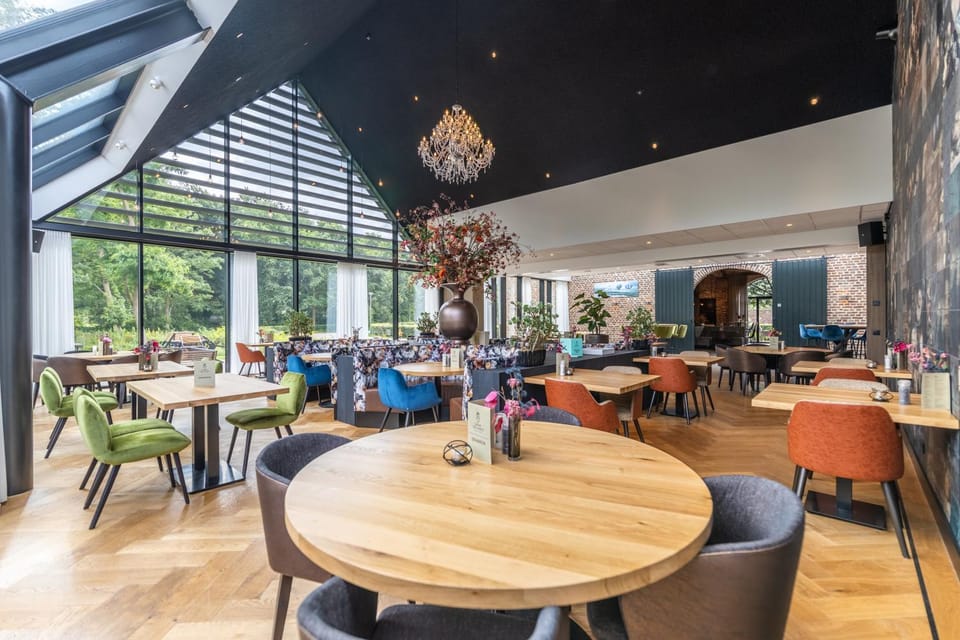 Restaurant/places to eat, Restaurant/places to eat