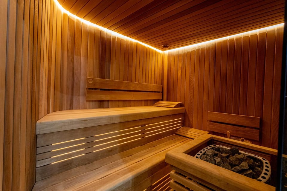 Sauna, Swimming pool