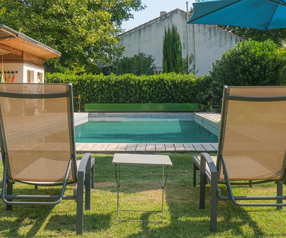 Swimming pool, sunbed