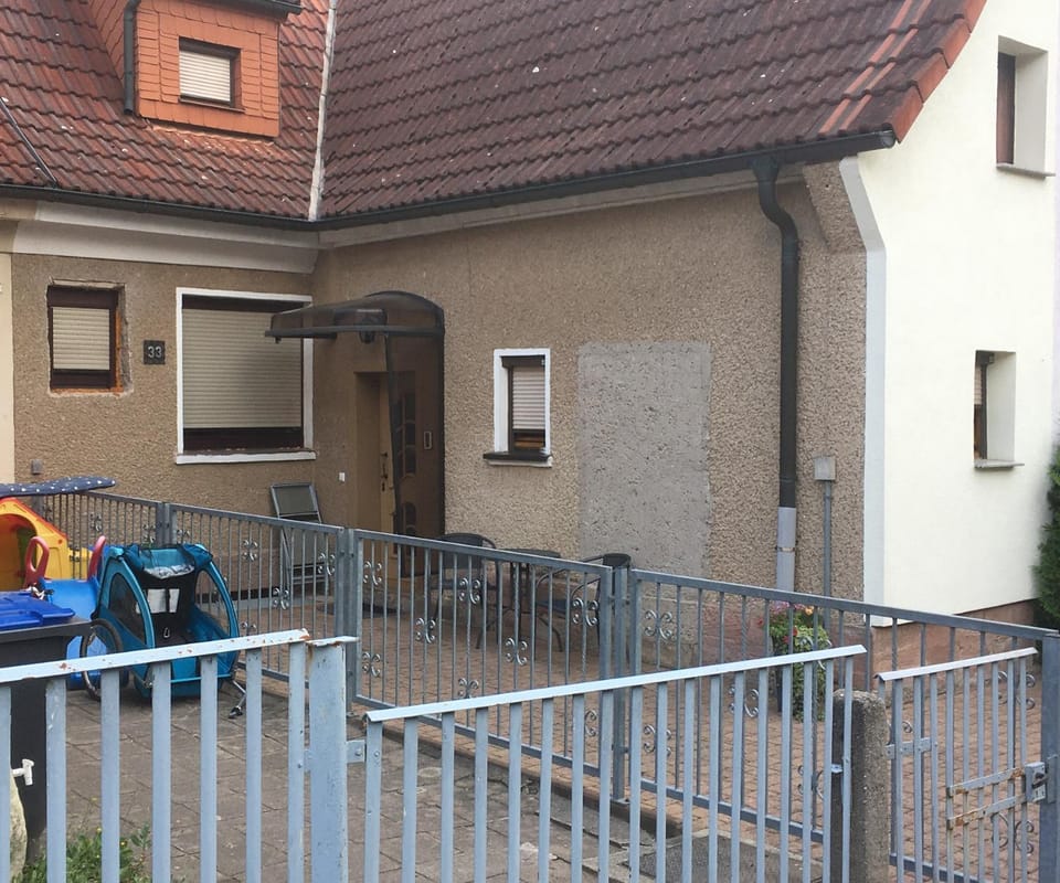 Neighbourhood, View (from property/room)