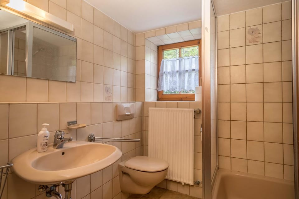 Bathroom, Living room