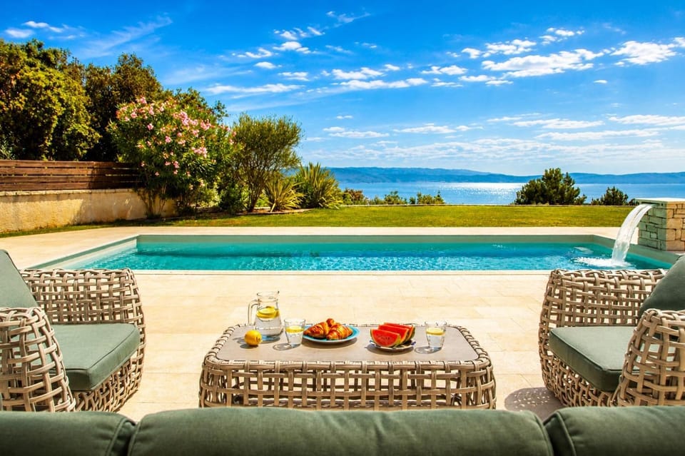 Patio, Day, Natural landscape, View (from property/room), Balcony/Terrace, Seating area, Pool view, Sea view, Swimming pool, sunbed
