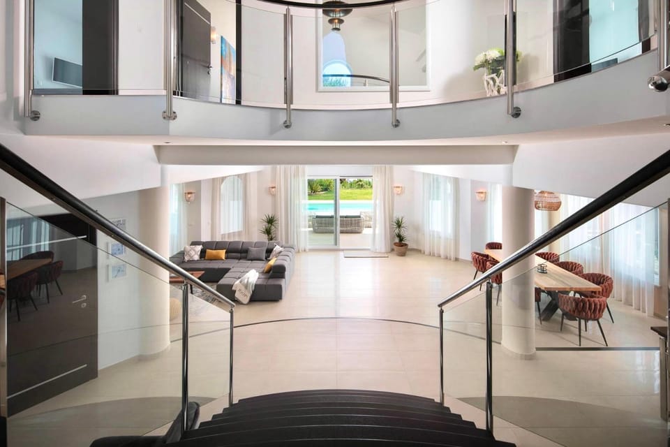 TV and multimedia, Kitchen or kitchenette, Living room