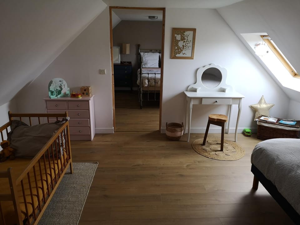 LE DOMAINE DE COAT ROGAN L'espace familial Bed and Breakfast in Brittany