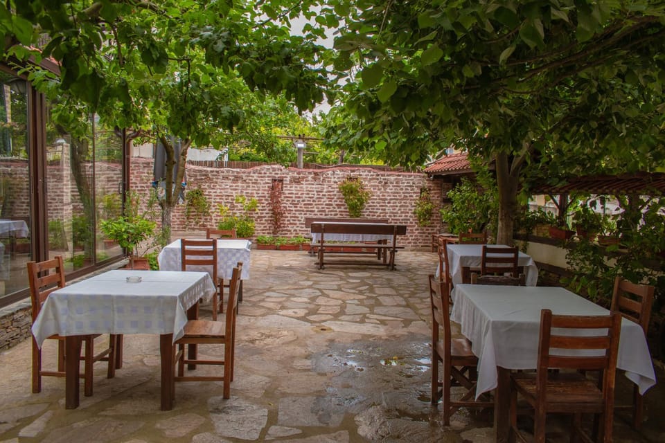 Restaurant/places to eat, Garden, Garden view