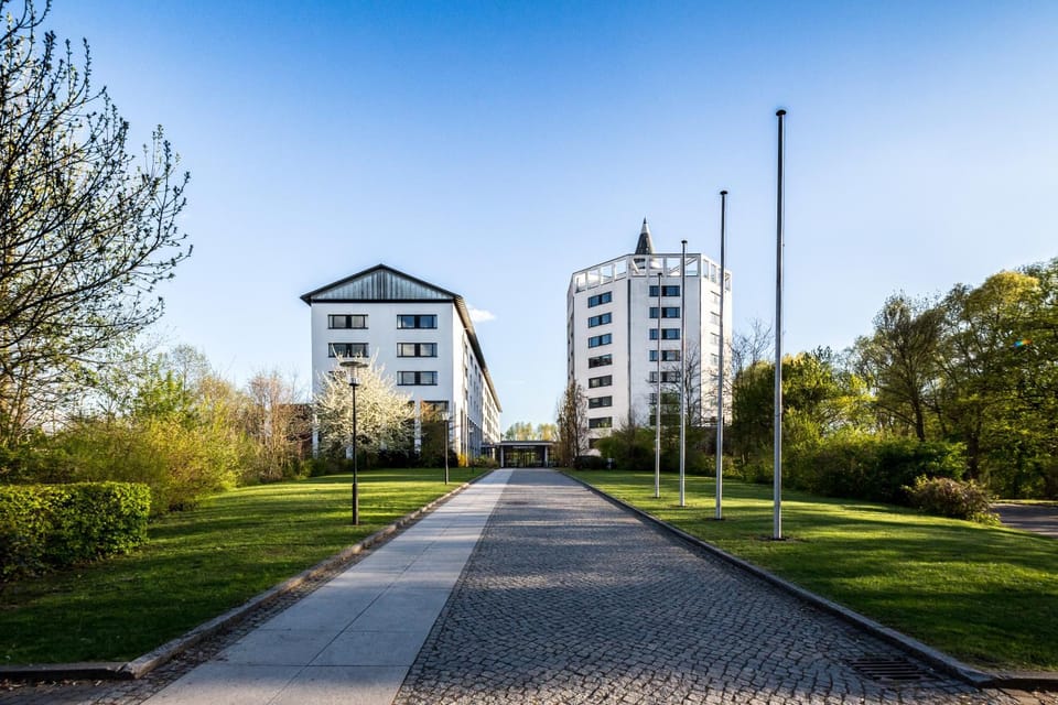 Property building, Day, Garden