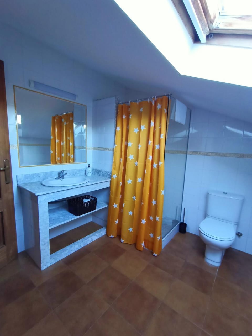 Apartamento en bloque vivienda con piscina y barbacoa a 15 min de la playa Apartment in O Salnés