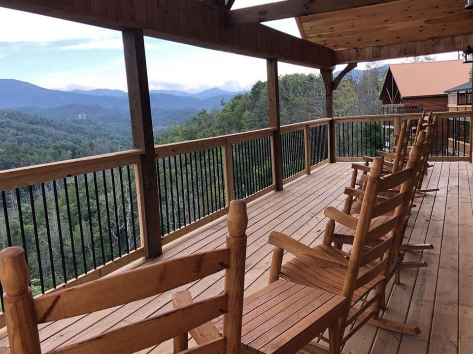 Balcony/Terrace, Landmark view, Mountain view