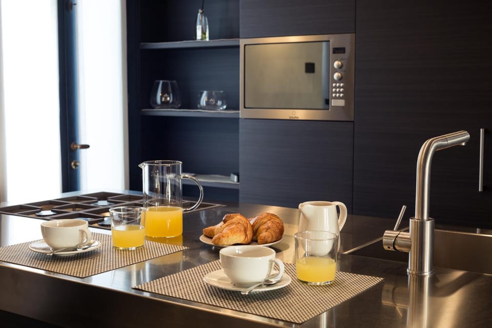 Kitchen or kitchenette, Breakfast