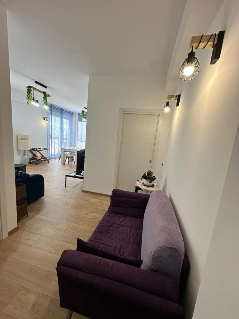 TV and multimedia, Kitchen or kitchenette, Living room, Seating area