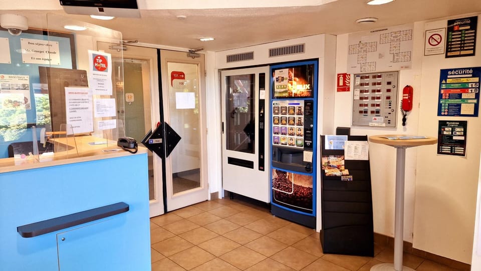 Lobby or reception, vending machine