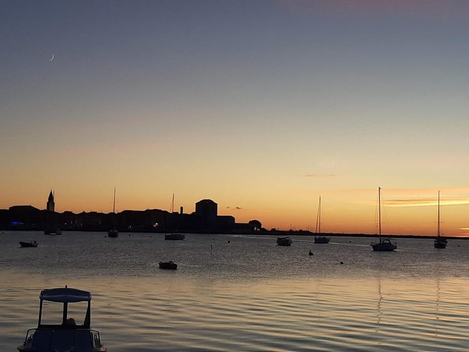 Nearby landmark, Location, wedding