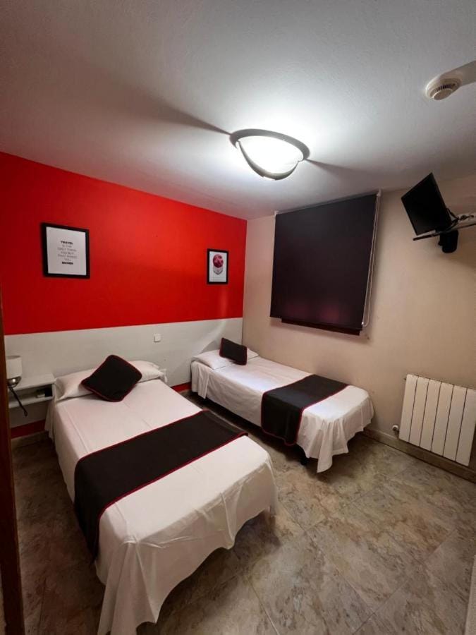 Hospedaje Bar El Gato del Acueducto Bed and Breakfast in Segovia