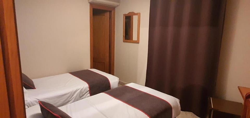 Hospedaje Bar El Gato del Acueducto Bed and Breakfast in Segovia