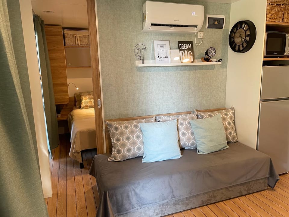 Living room, Bedroom