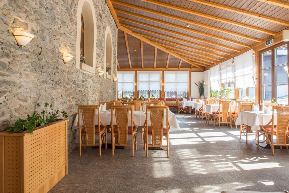 Restaurant/places to eat, Day