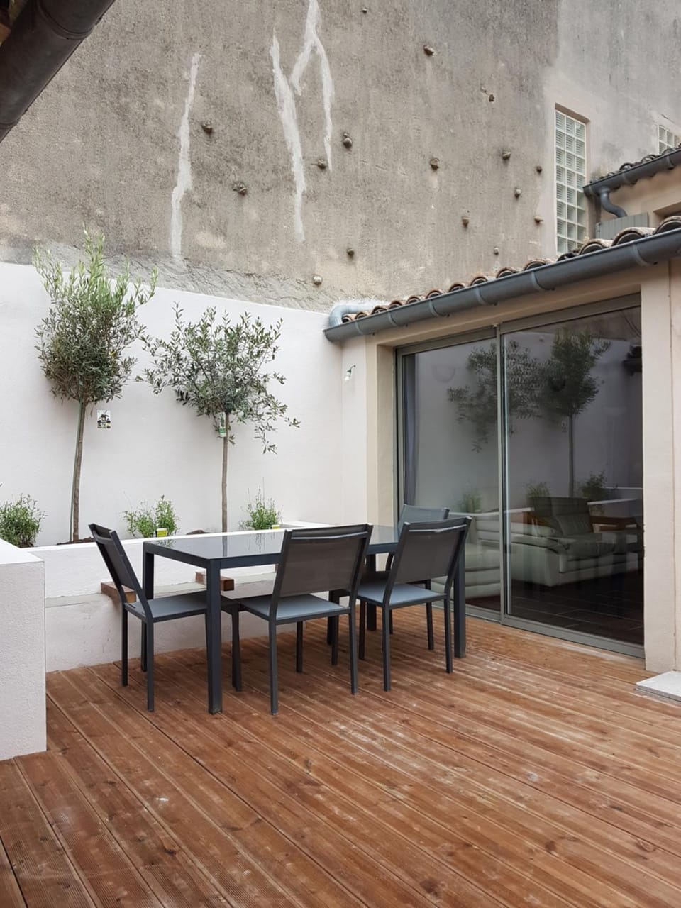 Patio, Dining area