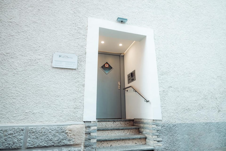 Property building, Facade/entrance