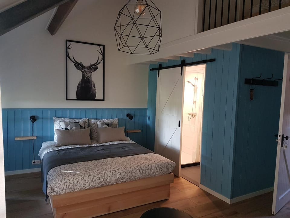 Bed, Bathroom, Bedroom