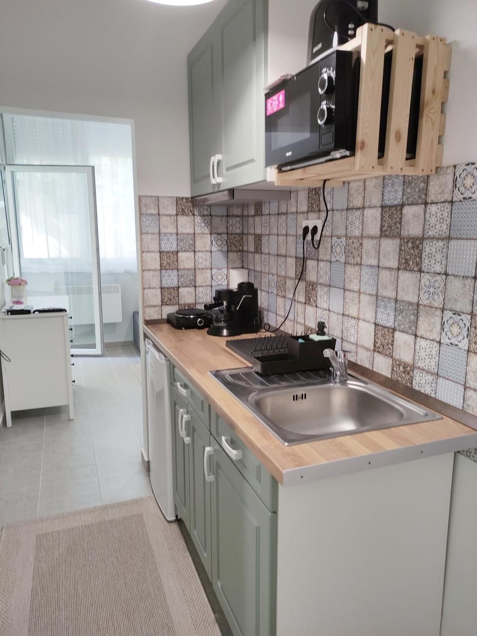 Kitchen or kitchenette