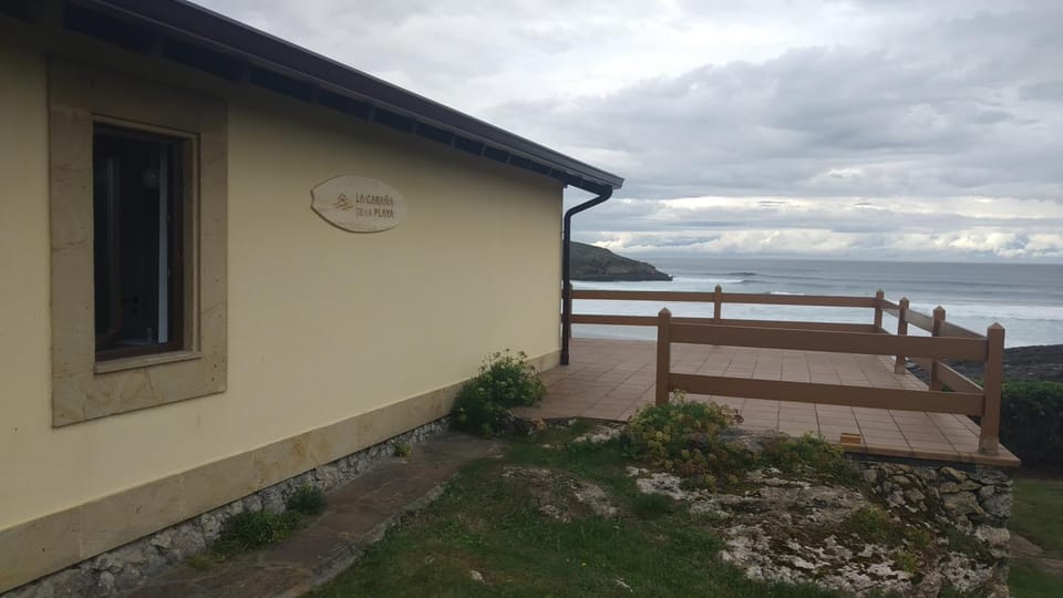 La Cabaña de la playa House in Cantabria