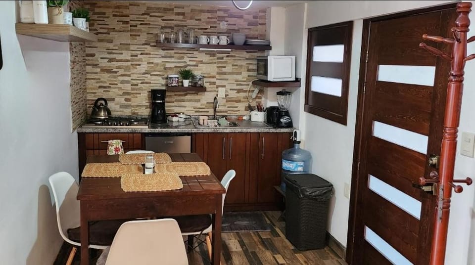 depa #5 recién remodelado en planta alta Apartment in Zacatecas