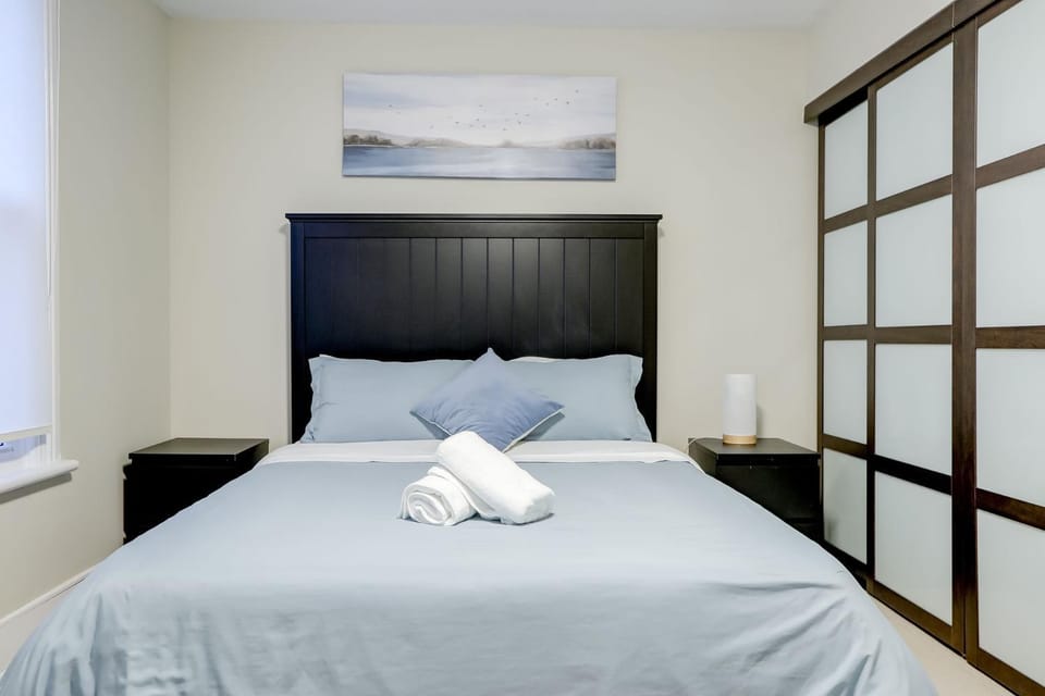 JstLikeHome - Central Suite Apartment in Gatineau