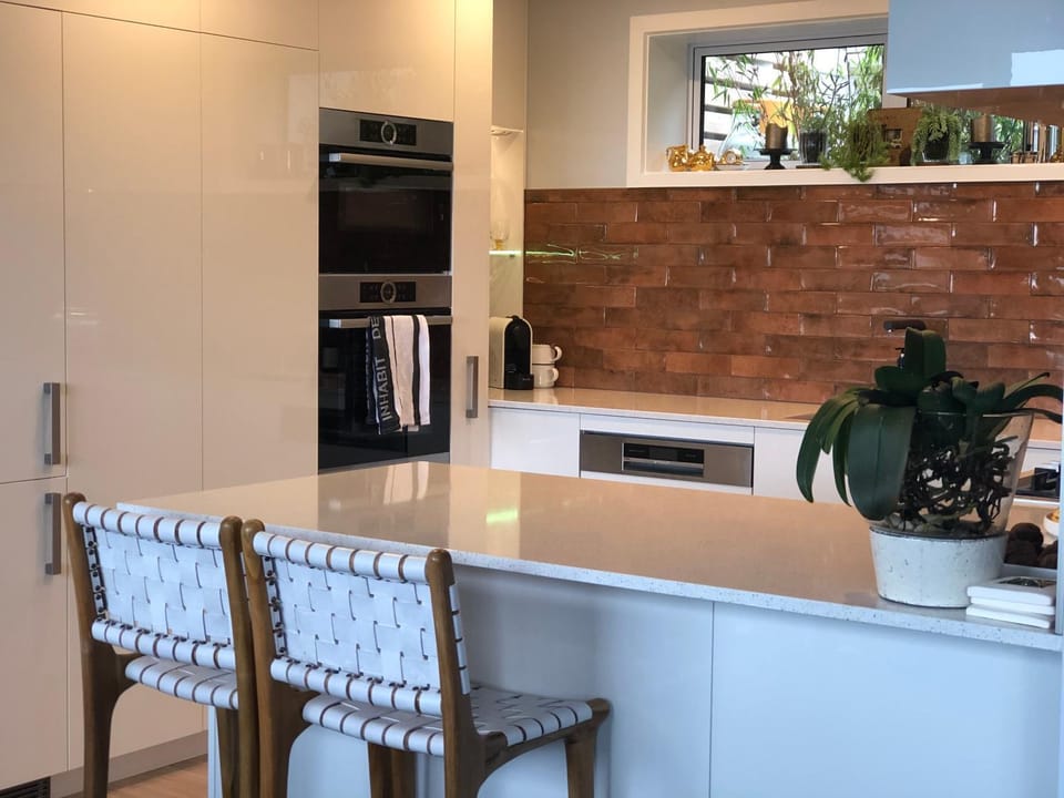 Kitchen or kitchenette, Internal: Not applicable to any particular room