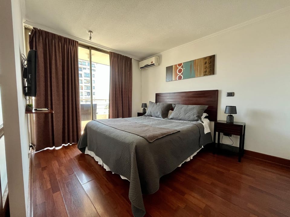 Bed, TV and multimedia, Photo of the whole room, Bedroom, air conditioner