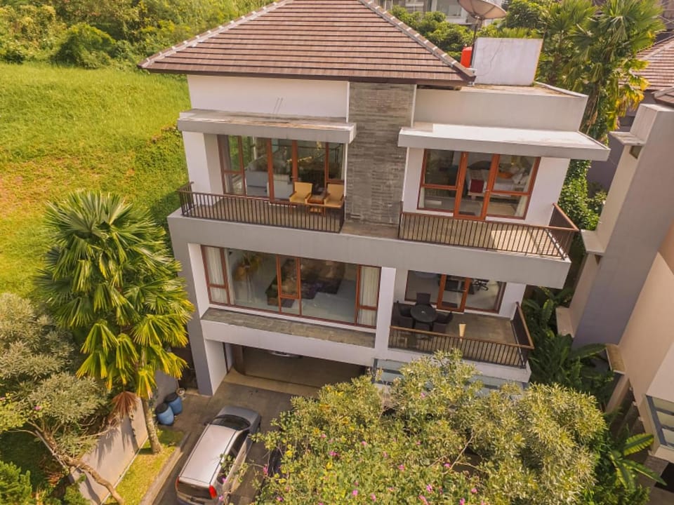 Ohara City View Villa 5 Bedrooms With a Private Heated Swimming Pool and a Billiard Table Villa in Bandung