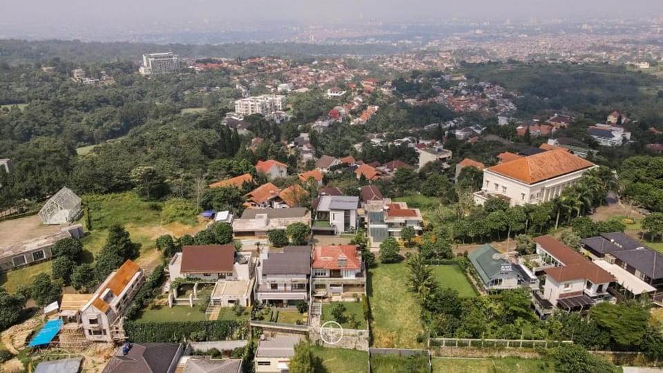 Ohara City View Villa 5 Bedrooms With a Private Heated Swimming Pool and a Billiard Table Villa in Bandung