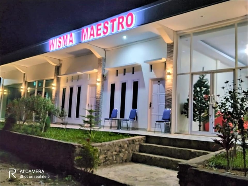 Property building, Facade/entrance