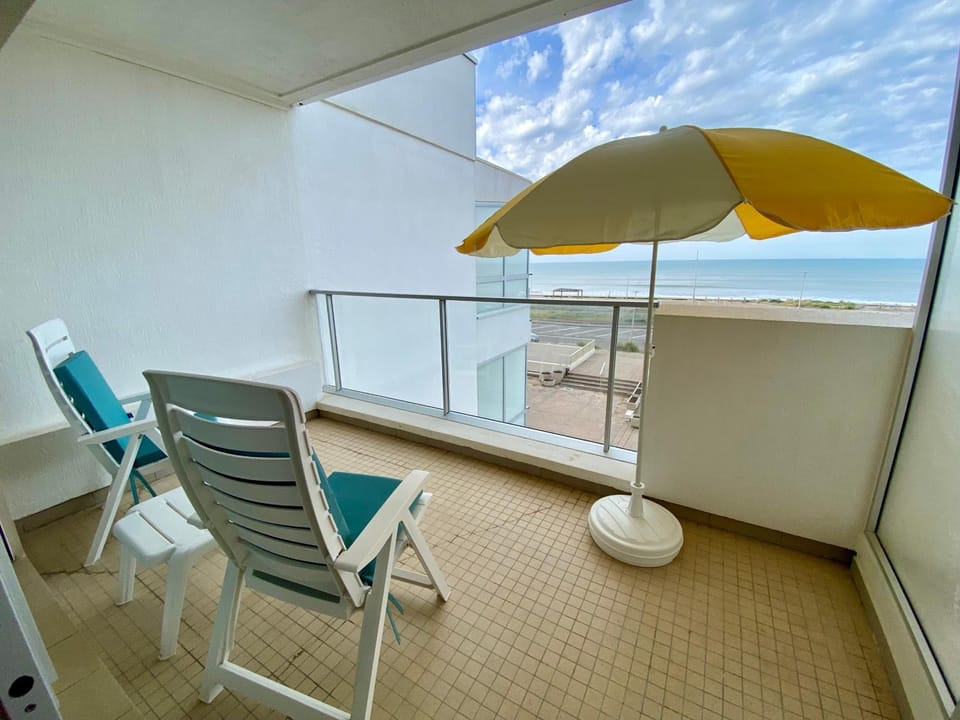 Appartement belle vue mer face à la Plage des Demoiselles Apartment in Saint-Jean-de-Monts