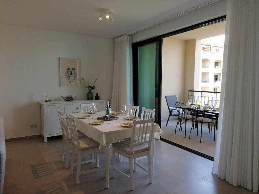 Gardens Pool by FHR Golf, piscina e parking Apartment in Olhos de Água