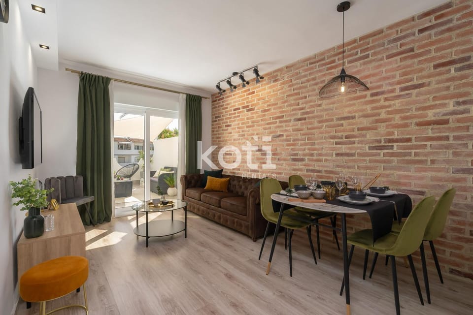 TV and multimedia, Living room, Dining area