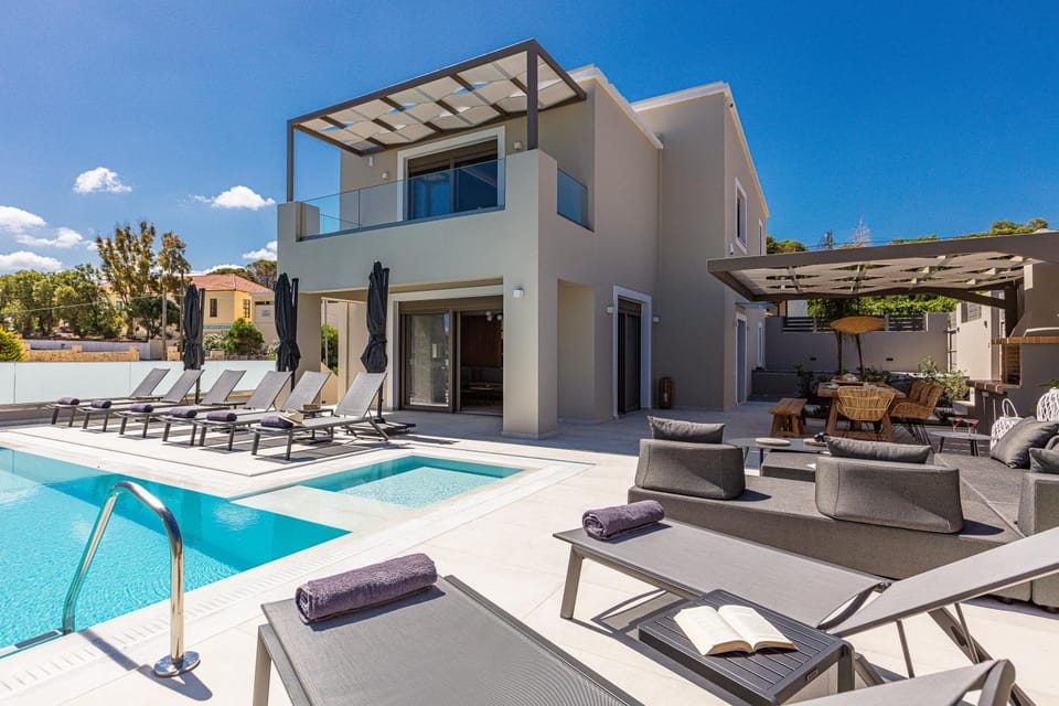 Swimming pool, Swimming pool