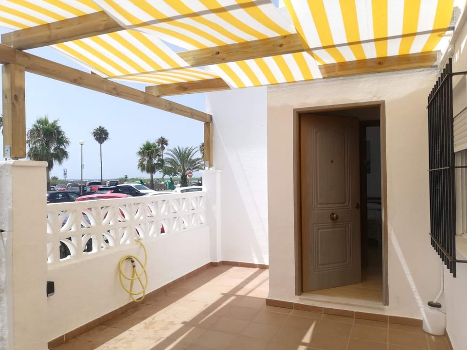 Shower, Lobby or reception, Sea view